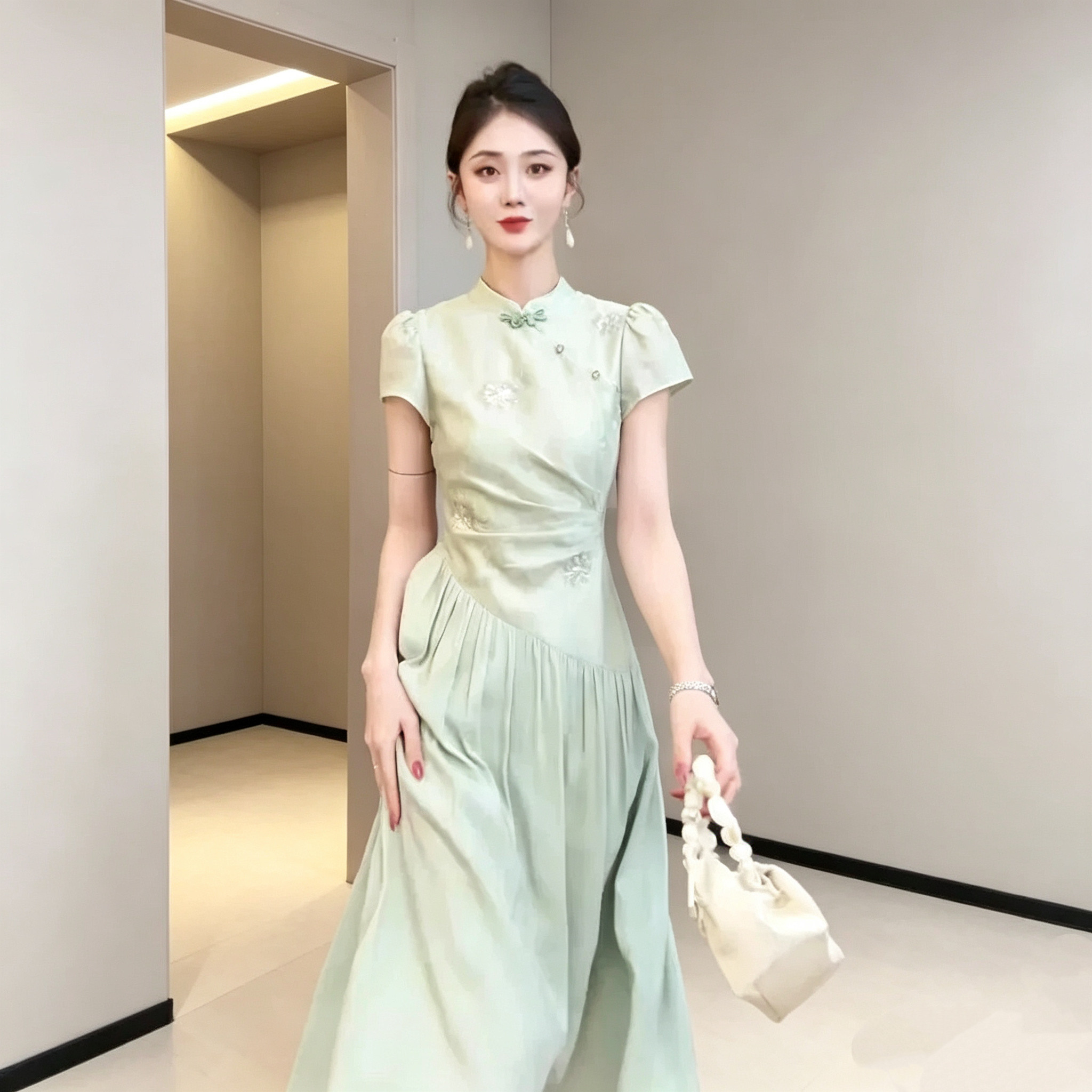 新中式独特漂亮掐腰绿色拼接印花连衣裙旗袍改良年轻款少女高级感
