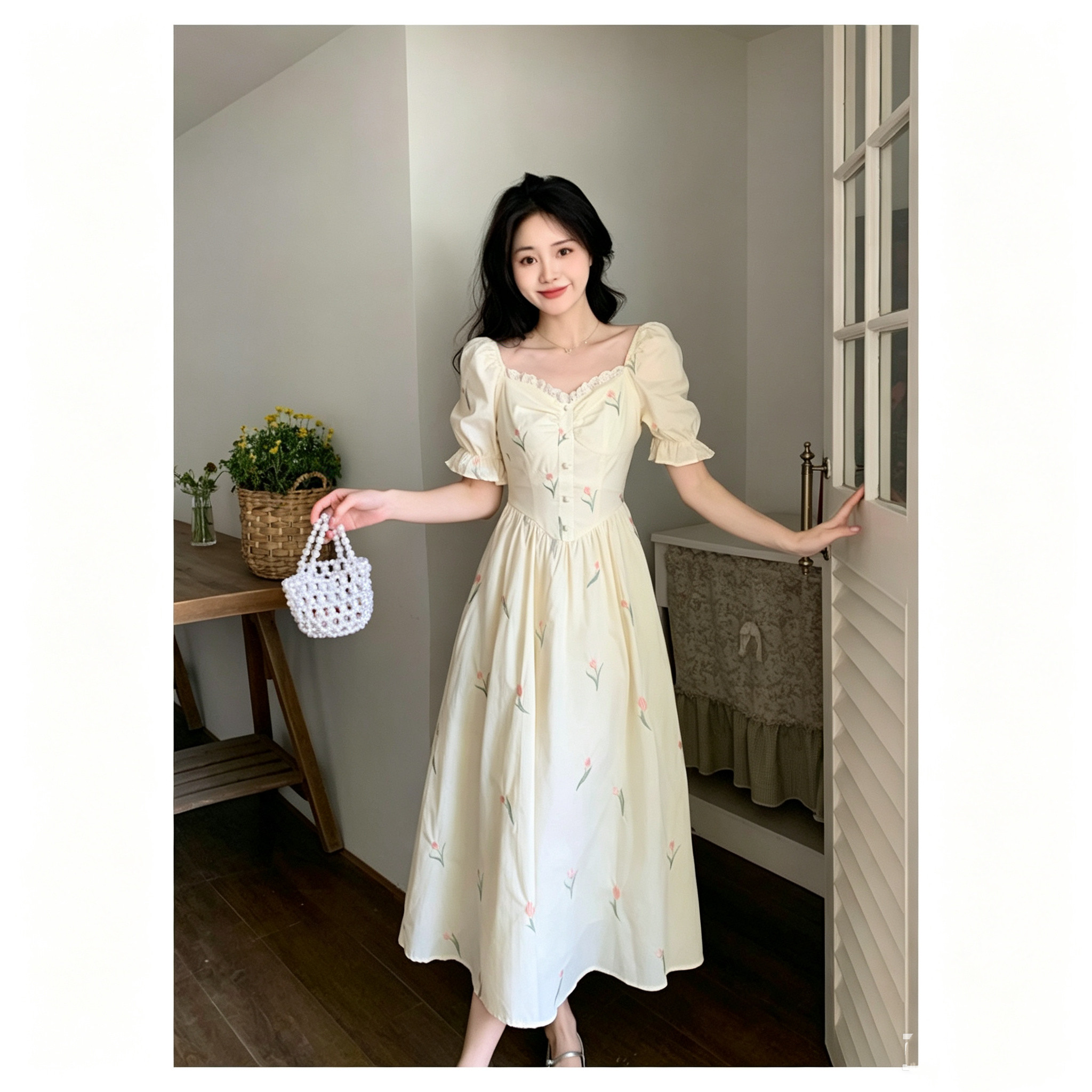 2026新款法式复古杏色碎花连衣裙女夏季名媛露背收腰吊带气质长裙