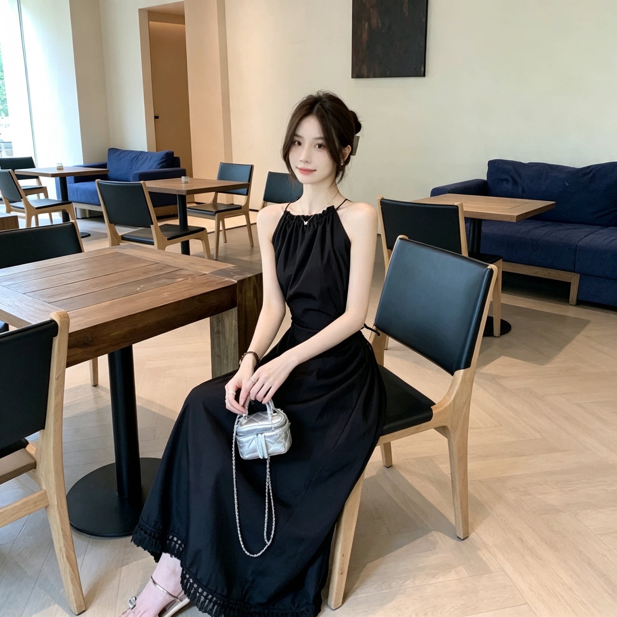 夏季挂脖露腰显瘦沙滩度假连衣裙