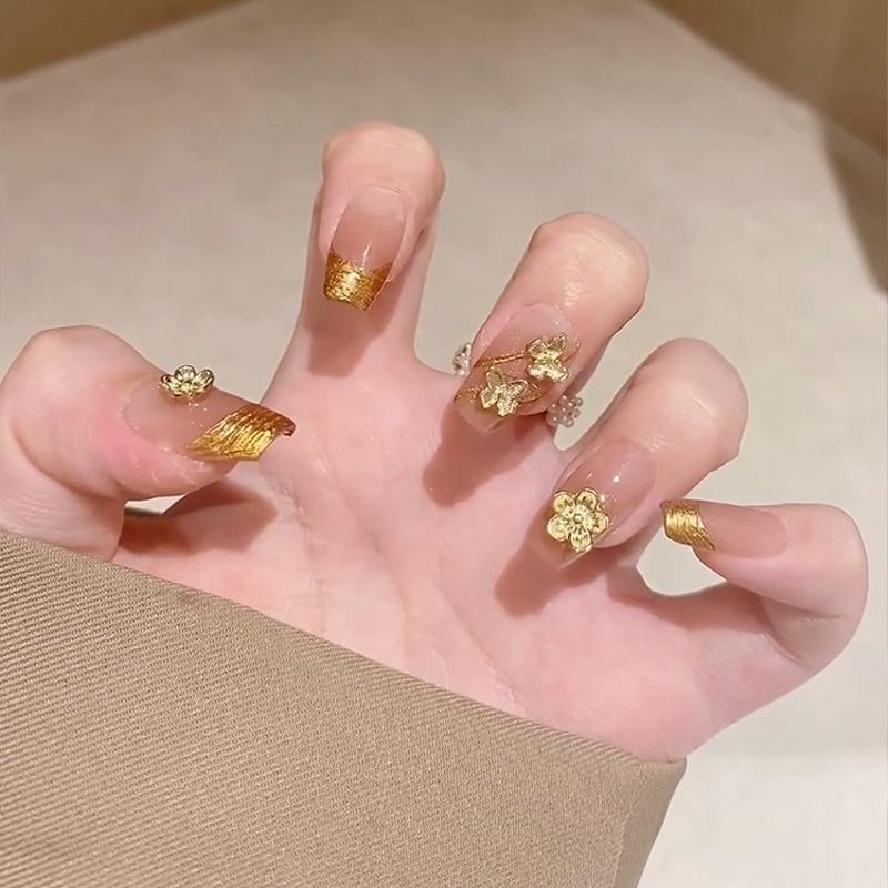 富贵千金显白黄金招财花法式美甲