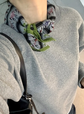 丝巾系脖高级感2025新款小方巾复古绿色骏马领巾搭西装的头巾颈饰