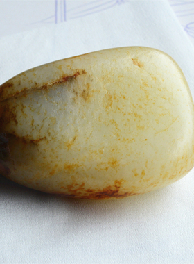 和田玉羊脂玉籽料原石185.6克