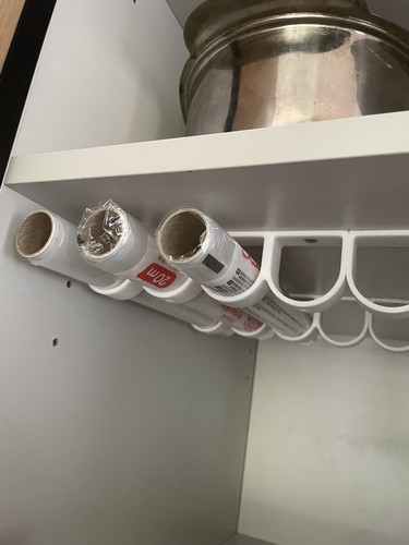 厨房保鲜膜和锡纸收纳器适用多种卷筒膜省空间免打孔收纳架