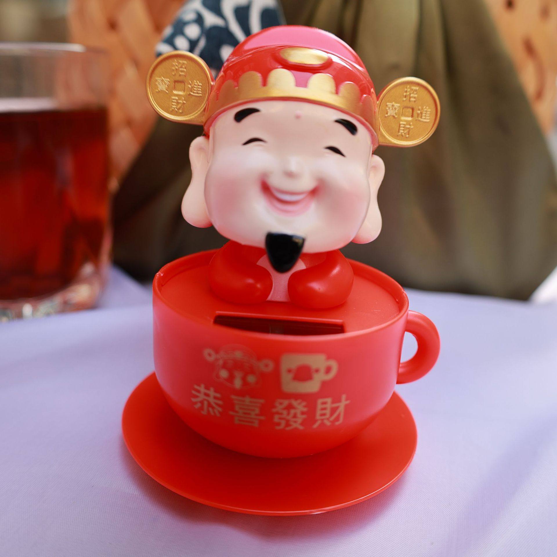 创意摇头财神太阳能公仔卡通娃娃摆件