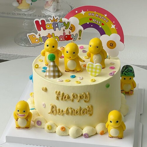 胖嘟嘟奶龙蛋糕装饰萌萌哒搞怪跳舞怪兽黄色系生日快乐甜品台插件