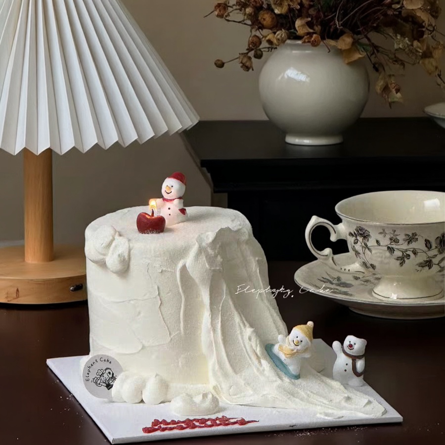 活泼可爱圣诞节迷你雪人滑雪蛋糕装饰摆件围巾帽子营造冬日氛围