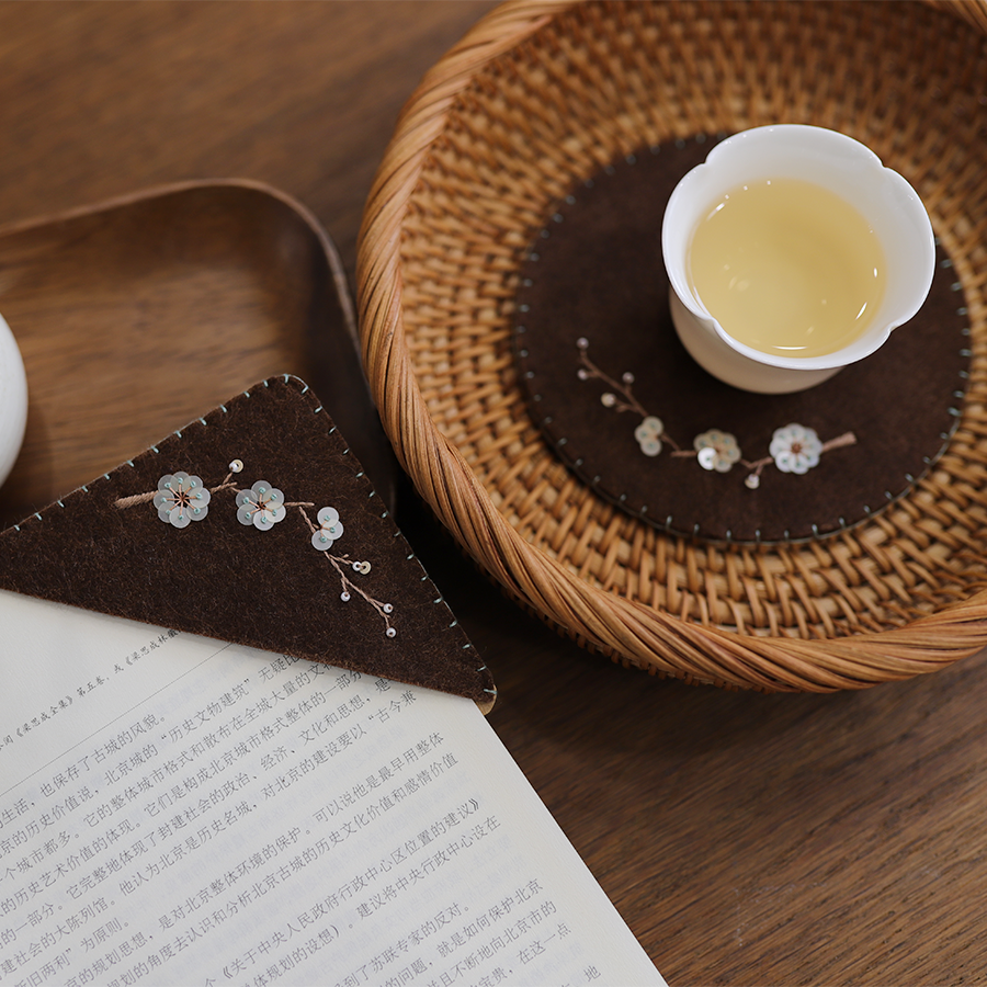 花暖梅烦恼书签杯垫国潮风手工团建刺绣DIY材料包初学毛毡布牛皮,居家布艺,缝纫DIY材料套装,淘宝优惠券,粉丝福利购,淘宝优惠卷