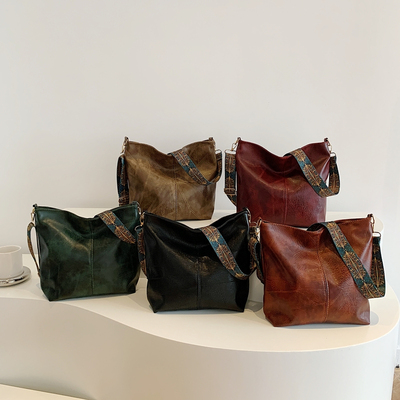 单肩包简约大气休闲斜挎包女包