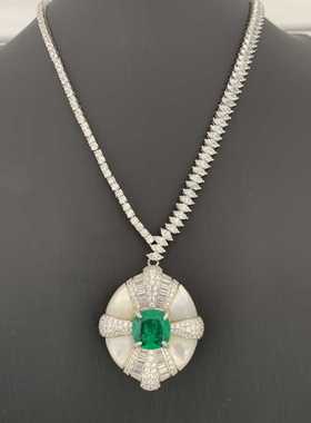 天然海水珍珠母贝吊坠项链925纯银镶锆石不对称链人造祖母绿 俏立