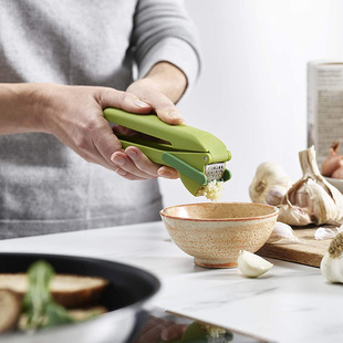英国Joseph Joseph 手动大蒜压泥器 家用压蒜器捣蒜器 蒜蓉器