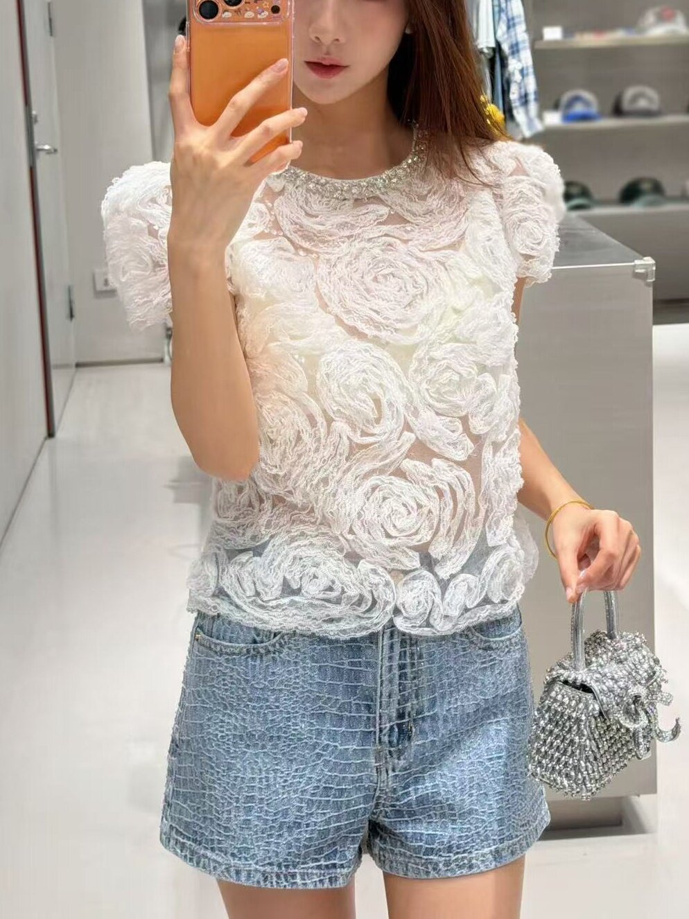 26早秋钻饰领玫瑰花蕾丝短袖上衣女白色透视花卉浪漫小衫