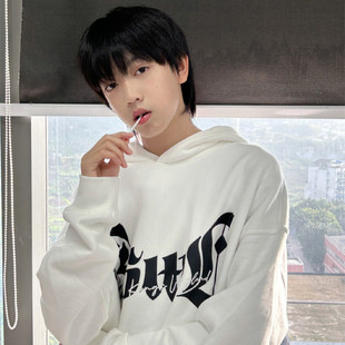 张桂源同款上衣哥特字母连帽卫衣男女秋冬加厚外套TF家族四代周边