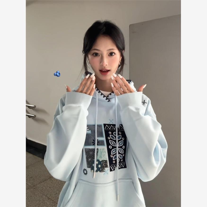 国潮牌蓝色刺绣连帽加绒卫衣女