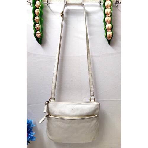 Fossil白色荔枝皮Zipper Closure斜挎包
