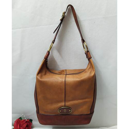 Fossil Maddox棕色真皮Zipper Closure流浪包单肩包