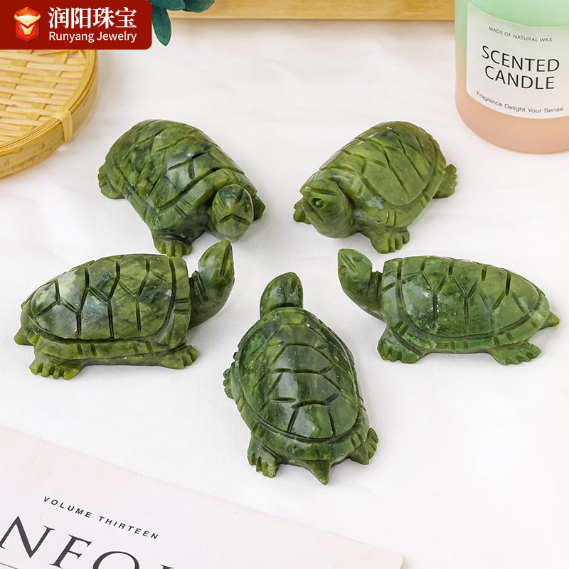 天然水晶玉石岫玉乌龟雕刻件原石打磨水晶工艺品办公桌面装饰摆件