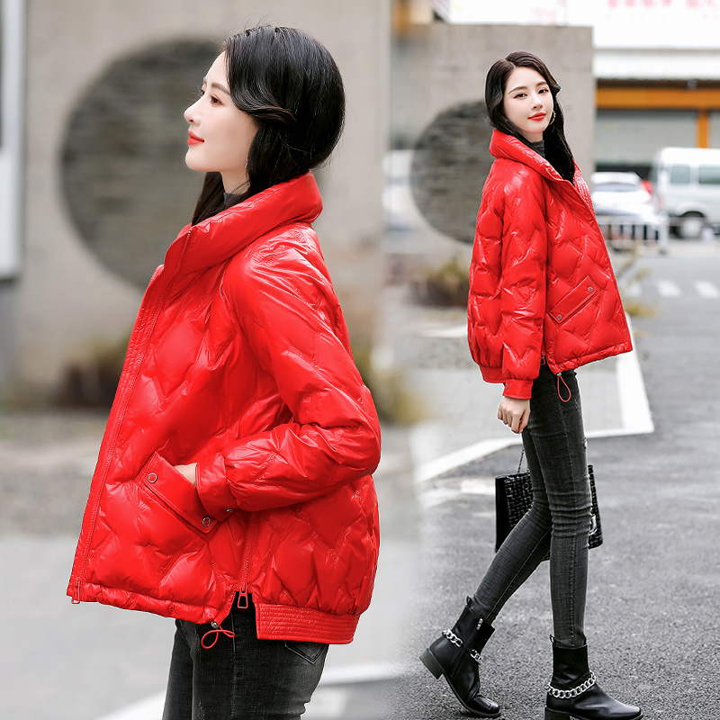 红色亮面免洗羽绒服女冬小个子短外套女韩版宽松时尚