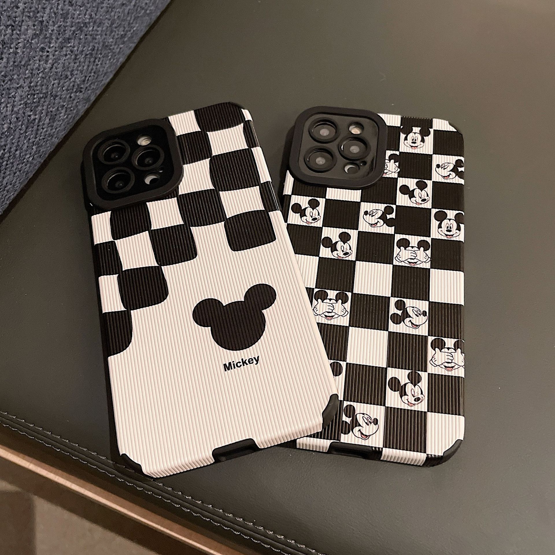 79日韩格子米奇贴皮竖纹适用苹果11手机壳iphone13黑白棋盘软套