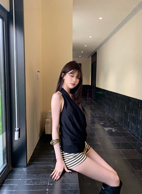 Lovedeath【韩女美学】黑色RO风荡领露背吊带辣妹无袖挂脖上衣女