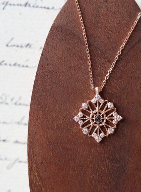 日系圣诞限定复古镂空蕾丝菱形小众棕色锆石雪花项链s925银镀金女