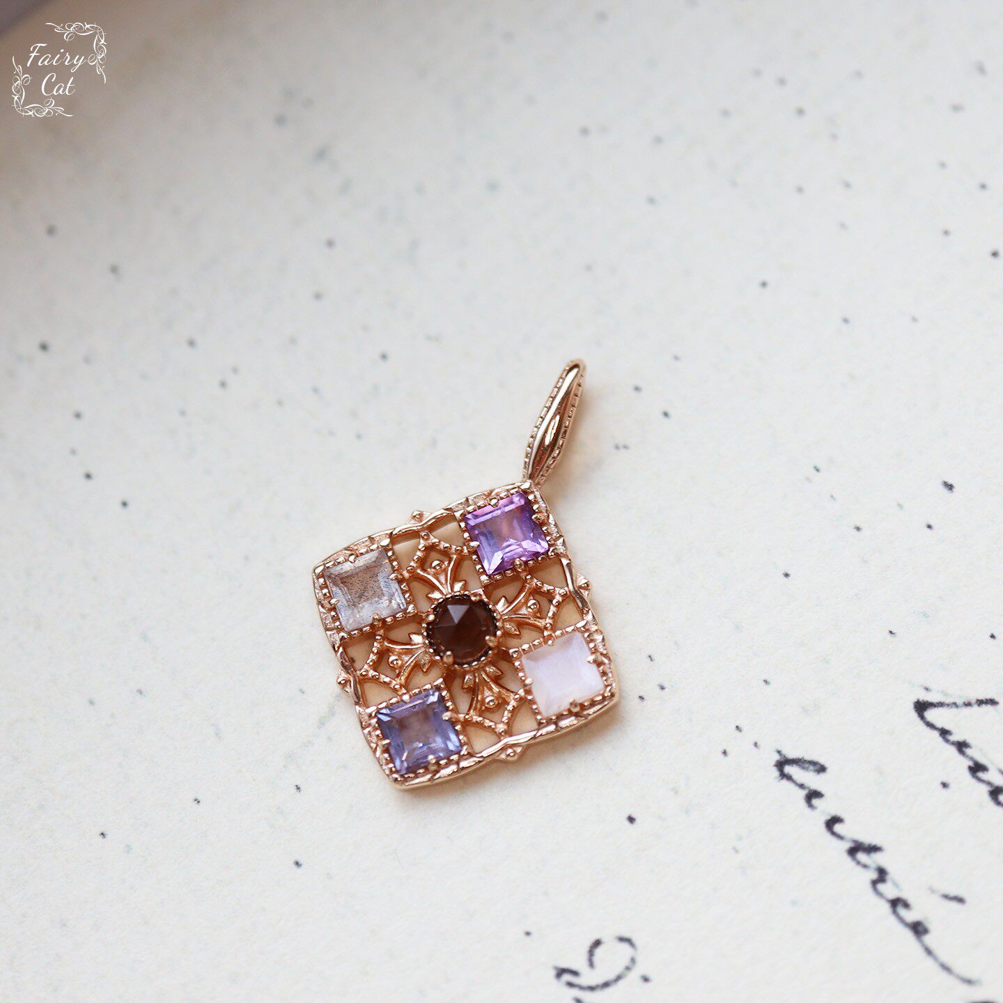 日系A家复古宫廷镂空花纹吊坠女s925银镶堇青石拉长石紫水晶项链