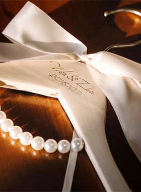 婚纱礼服衣架定制  婚礼衣架刻名字婚期 婚纱衣架结婚拍照刻字