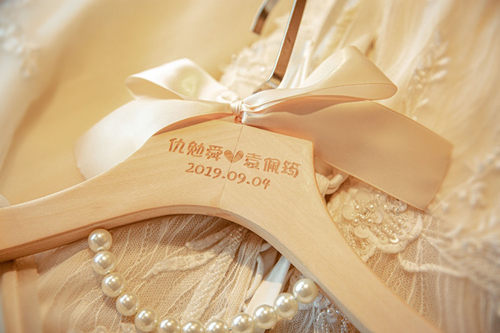 婚礼刻字纪念满满的仪式感