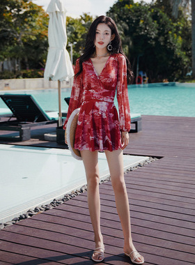 红色女士绝美泳衣女高级感2025新款泡温泉度假胖mm大码长袖游泳衣