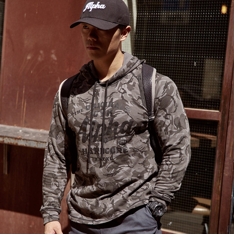 AlphaGym迷彩健身连帽卫衣男秋冬季套头欧美街头跑步训练运动上衣在类目 运动服/休闲服装, 运动卫衣/套头衫中 - 来自Buy2taobao.com提供专业的淘宝代购服务