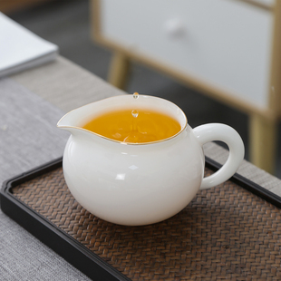 德化羊脂玉白瓷公道杯侧把防烫大号茶海匀杯分茶器家用功夫茶具