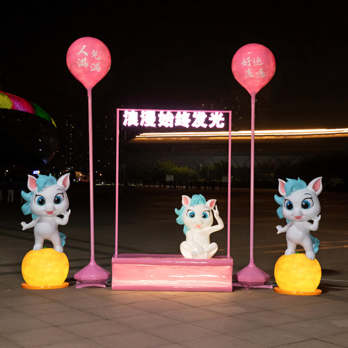 户外卡通仿真动物摆件十二生肖吉祥物商场美陈装饰景区玻璃钢雕塑