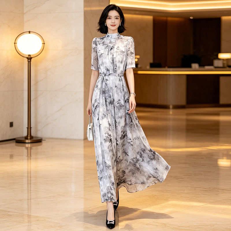 白色水墨晕染高端大气连衣裙女2026新款重要场合气质宽松长裙238