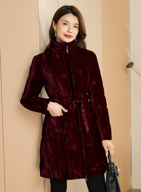 酒红羽绒服女2025冬季新款时尚立领丝绒显瘦白鸭绒保暖外套996