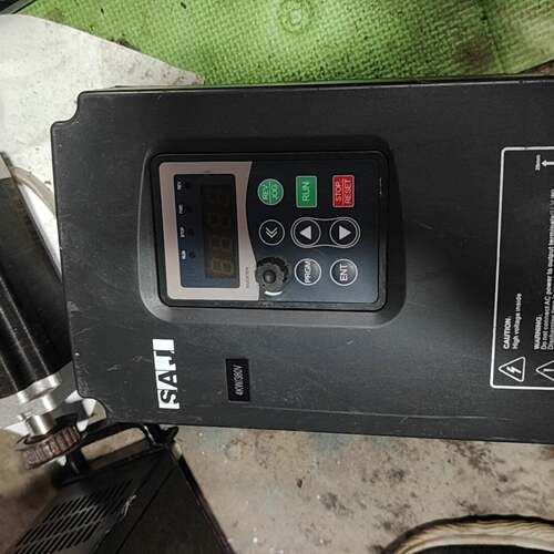 可维修三晶变频器8000B-4T004GB/5R5PB议价
