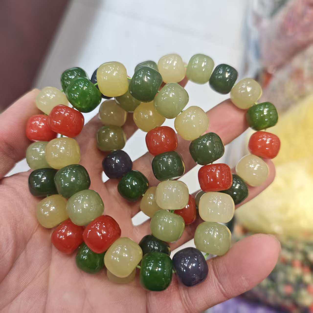 昆仑玉多彩籽料算盘子手串男款