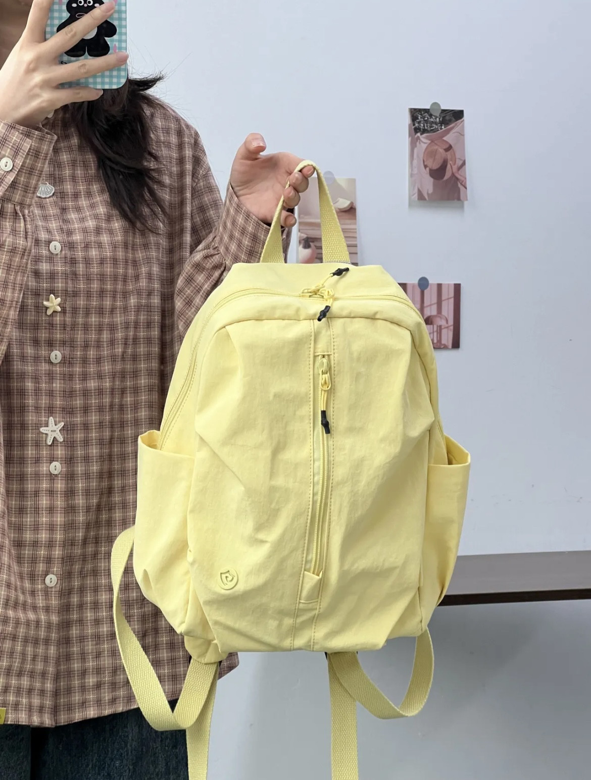 糖果色轻便出游双肩包防水多隔层双肩背包