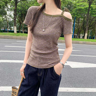 韩系绝美条纹斜肩系带修身短袖T恤女2025夏新款特别漂亮掐腰上衣