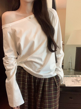 一字肩白色打底衫斜肩露肩长袖T恤女秋2024新款独特漂亮内搭上衣