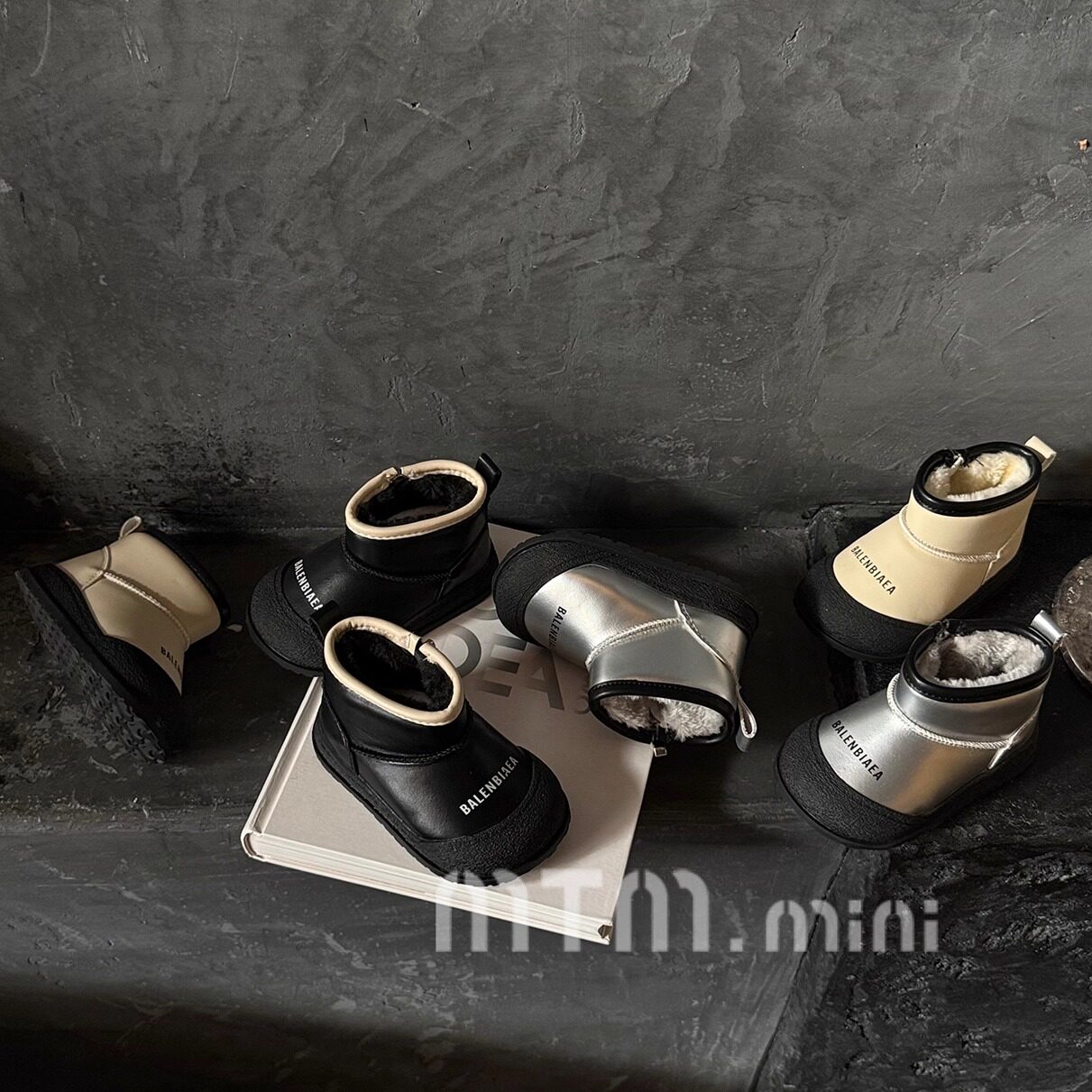 宝宝冬鞋儿童加绒雪地靴冬季新款男女童加厚加棉防水防滑大棉靴子