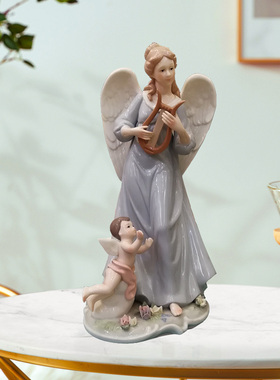 雅致西班牙天使家居客厅摆件抚琴