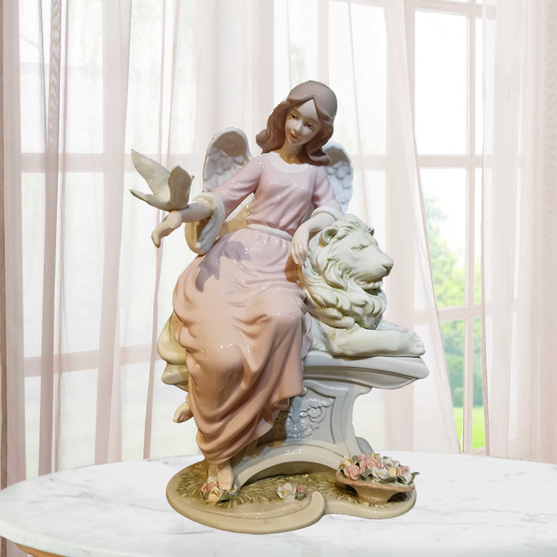 出口订单西班牙雅致陶瓷天使少女与狮子家居收藏摆件装饰创意礼物