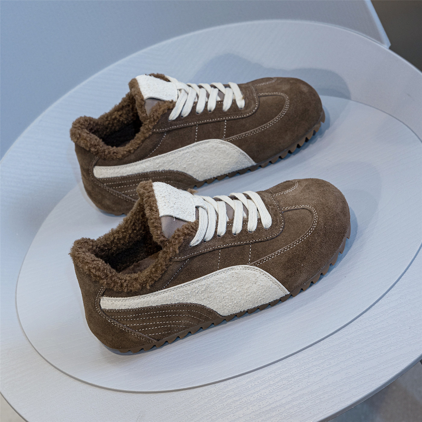 首谷正品厚底加绒德训鞋女2025新款冬季巨好看百搭真皮运动休闲鞋