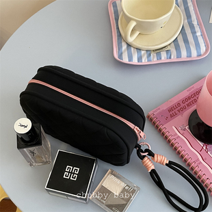 chubbybaby*手感超好！非常耐用大容量好看黑粉硅胶收纳包化妆包