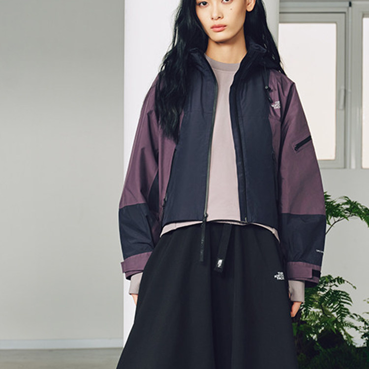 北面女UE设计师款防水冲锋衣