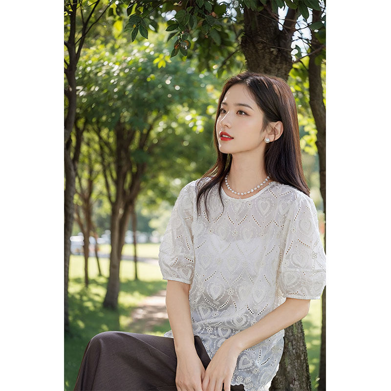 镂空短袖蕾丝衫女夏薄款2025新款设计感小众心形圆领洋气显瘦上衣