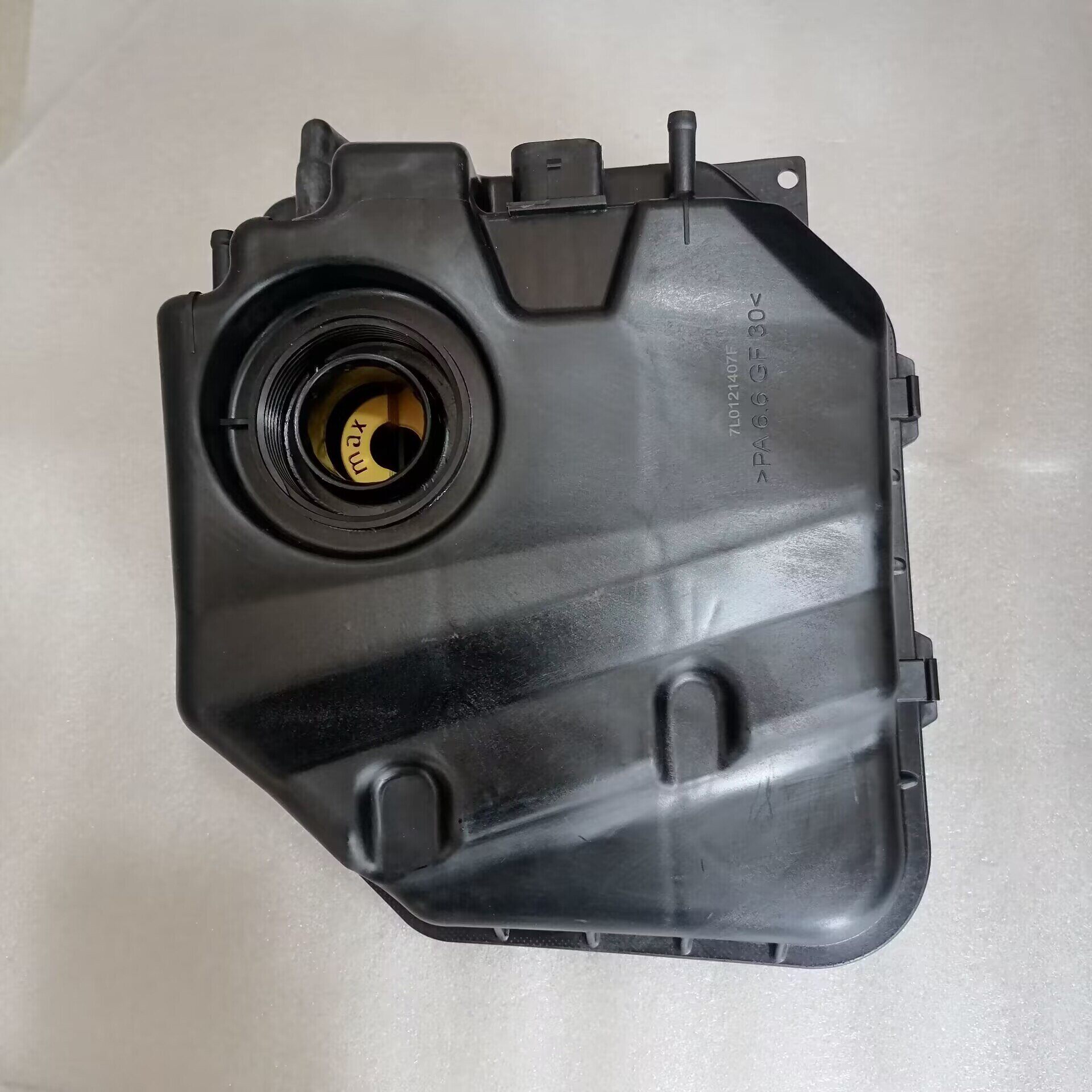 【恒意强汽配】适于奥迪老款Q7途锐水箱防冻液补水壶副水壶蓄水箱