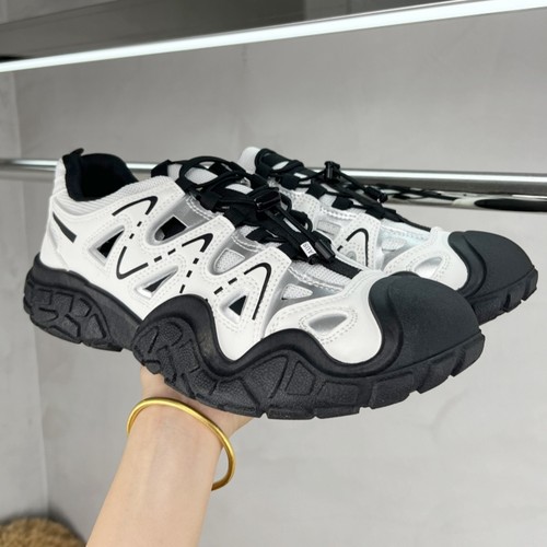 男女都有 凉快扎实不磨脚 夏季情侣镂空透气户外徒步登山休闲凉鞋