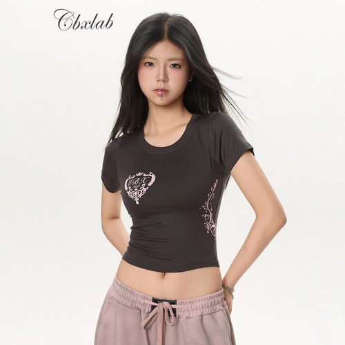 CBXLAB街舞潮牌辣妹甜心Y2K徽章短袖紧身印花百搭爵士kpop上衣潮
