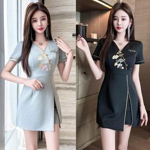 御姐风复古刺绣开叉短裤 收腰遮肚女 连衣裙两件套沐足推拿水疗时尚