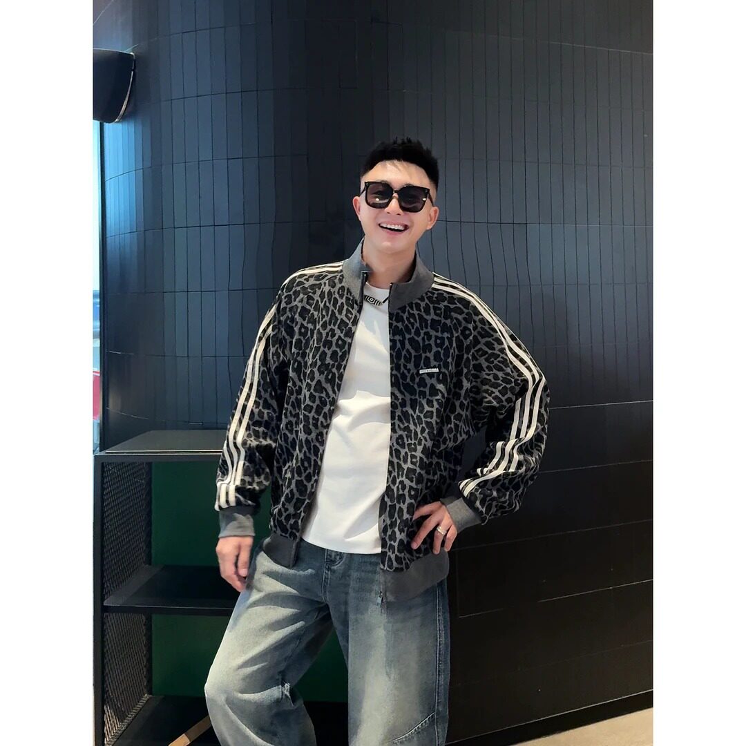 设计感时尚豹纹拼织带夹克套装